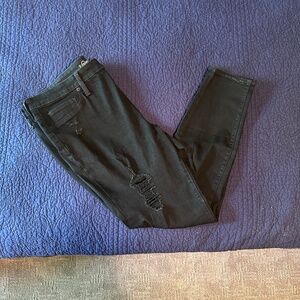 Universal Thread Distressed Black Skinny Jean